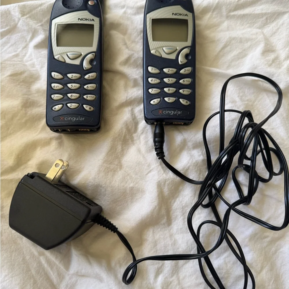 Nokia Classic Phones with Charger - Black and Gray